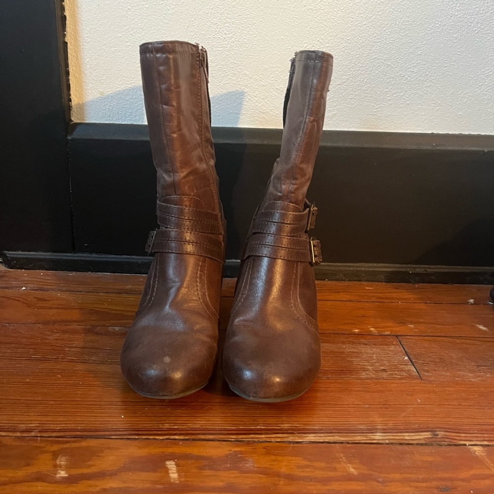 Women’s heeled fashion boots